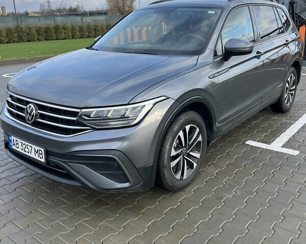 Серый Фольксваген Тигуан, объемом двигателя 1.97 л и пробегом 59 тыс. км за 24900 $, фото 1 на Automoto.ua
