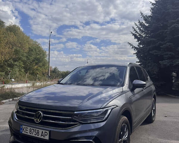 Сірий Фольксваген Тігуан, об'ємом двигуна 1.98 л та пробігом 22 тис. км за 25500 $, фото 1 на Automoto.ua