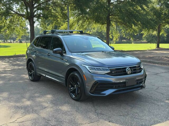 Серый Фольксваген Тигуан, объемом двигателя 2 л и пробегом 21 тыс. км за 19200 $, фото 1 на Automoto.ua