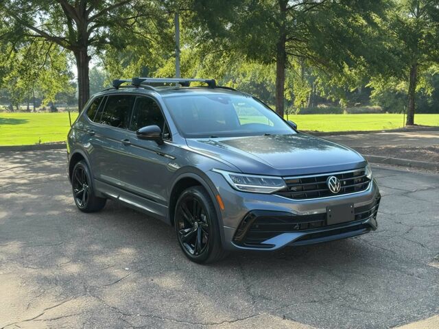 Серый Фольксваген Тигуан, объемом двигателя 2 л и пробегом 13 тыс. км за 15000 $, фото 1 на Automoto.ua