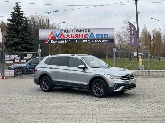 Сірий Фольксваген Тігуан, об'ємом двигуна 2 л та пробігом 27 тис. км за 25600 $, фото 1 на Automoto.ua