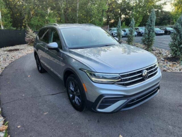 Серый Фольксваген Тигуан, объемом двигателя 2 л и пробегом 17 тыс. км за 11400 $, фото 1 на Automoto.ua