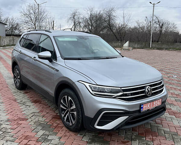 Сірий Фольксваген Тігуан, об'ємом двигуна 2 л та пробігом 14 тис. км за 22999 $, фото 1 на Automoto.ua