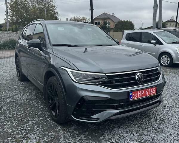 Сірий Фольксваген Тігуан, об'ємом двигуна 2 л та пробігом 1 тис. км за 34900 $, фото 1 на Automoto.ua