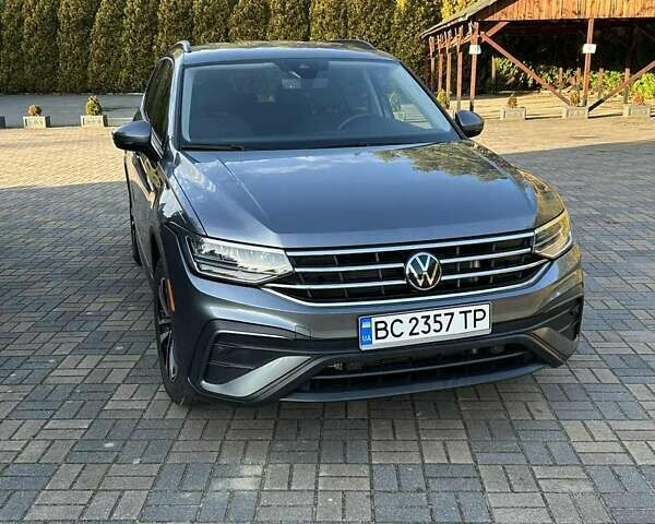 Сірий Фольксваген Тігуан, об'ємом двигуна 1.98 л та пробігом 23 тис. км за 26700 $, фото 1 на Automoto.ua