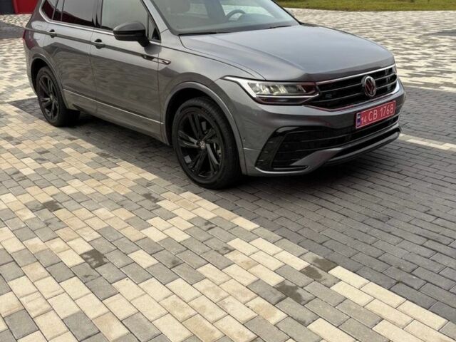 Серый Фольксваген Тигуан, объемом двигателя 2 л и пробегом 17 тыс. км за 30000 $, фото 1 на Automoto.ua