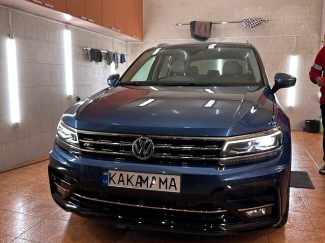 Синий Фольксваген Тигуан, объемом двигателя 2 л и пробегом 115 тыс. км за 28000 $, фото 1 на Automoto.ua