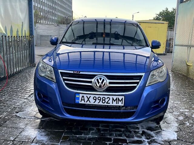 Синий Фольксваген Тигуан, объемом двигателя 2 л и пробегом 130 тыс. км за 9500 $, фото 1 на Automoto.ua