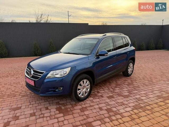 Синий Фольксваген Тигуан, объемом двигателя 2 л и пробегом 263 тыс. км за 10900 $, фото 1 на Automoto.ua