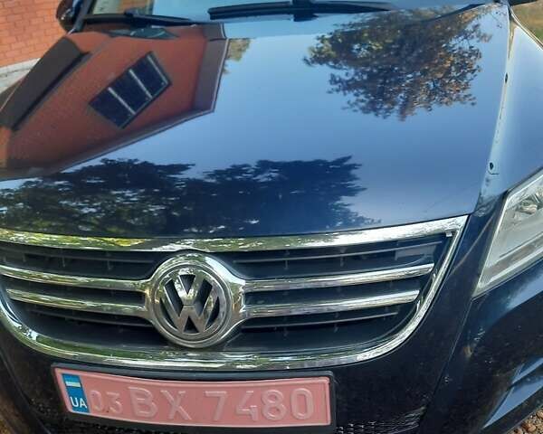 Синій Фольксваген Тігуан, об'ємом двигуна 2 л та пробігом 170 тис. км за 9500 $, фото 1 на Automoto.ua