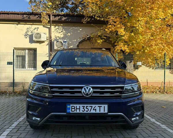 Синий Фольксваген Тигуан, объемом двигателя 2 л и пробегом 74 тыс. км за 30000 $, фото 1 на Automoto.ua