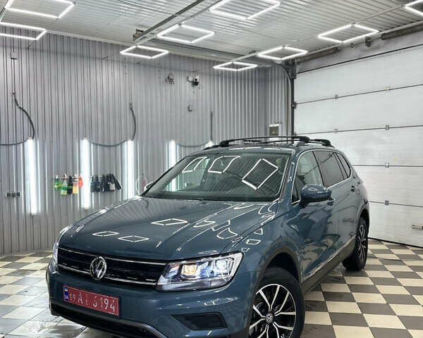 Синий Фольксваген Тигуан, объемом двигателя 0 л и пробегом 74 тыс. км за 22900 $, фото 1 на Automoto.ua