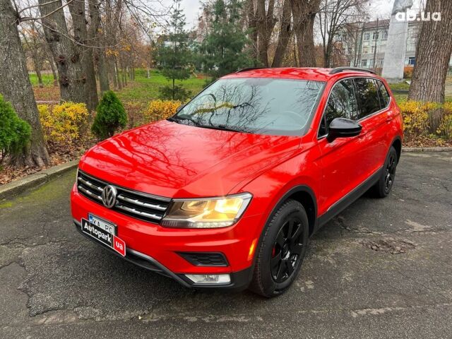 Оранжевый Фольксваген Тигуан, объемом двигателя 2 л и пробегом 176 тыс. км за 17790 $, фото 1 на Automoto.ua