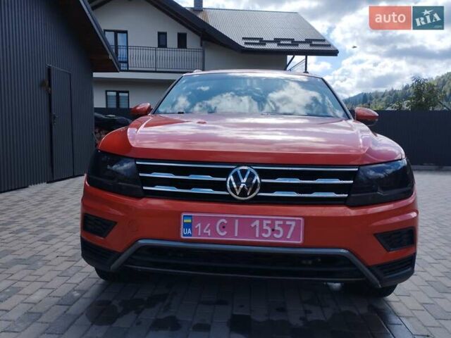 Помаранчевий Фольксваген Тігуан, об'ємом двигуна 1.98 л та пробігом 104 тис. км за 16200 $, фото 1 на Automoto.ua