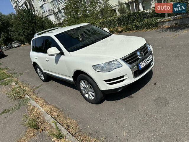Фольксваген Туарег 2007 у Миколаєві на Automoto.ua Білий Фольксваген Туарег, об'ємом двигуна 3 л та пробігом 226 тис. км за 13100 $, фото 1 на Automoto.ua