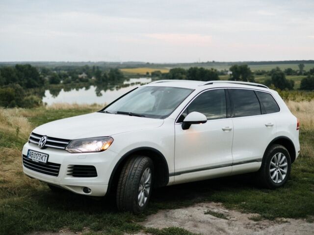 Белый Фольксваген Туарег, объемом двигателя 3 л и пробегом 289 тыс. км за 17500 $, фото 1 на Automoto.ua