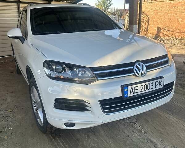 Білий Фольксваген Туарег, об'ємом двигуна 2.97 л та пробігом 250 тис. км за 15500 $, фото 1 на Automoto.ua