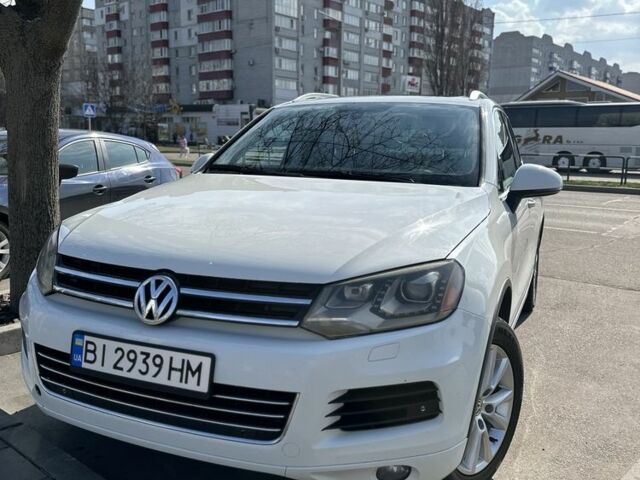 Белый Фольксваген Туарег, объемом двигателя 0 л и пробегом 320 тыс. км за 16500 $, фото 1 на Automoto.ua