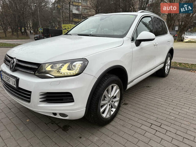 Белый Фольксваген Туарег, объемом двигателя 2.97 л и пробегом 246 тыс. км за 20800 $, фото 1 на Automoto.ua