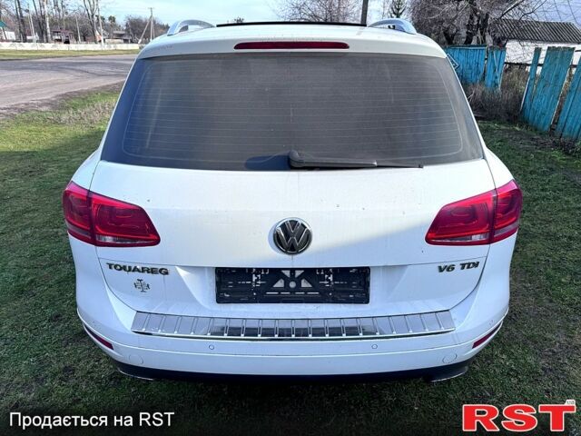 Білий Фольксваген Туарег, об'ємом двигуна 3 л та пробігом 247 тис. км за 20000 $, фото 1 на Automoto.ua