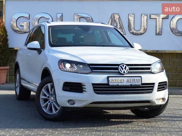 Белый Фольксваген Туарег, объемом двигателя 2.97 л и пробегом 272 тыс. км за 17500 $, фото 1 на Automoto.ua