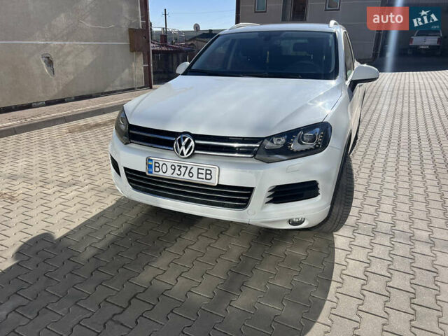 Білий Фольксваген Туарег, об'ємом двигуна 2.97 л та пробігом 248 тис. км за 20500 $, фото 1 на Automoto.ua