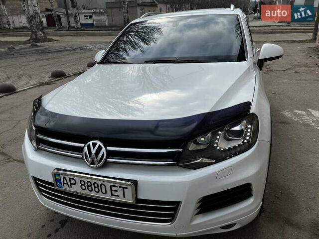 Білий Фольксваген Туарег, об'ємом двигуна 2.97 л та пробігом 307 тис. км за 18200 $, фото 1 на Automoto.ua