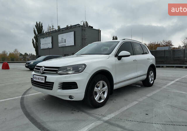 Белый Фольксваген Туарег, объемом двигателя 2.97 л и пробегом 238 тыс. км за 20990 $, фото 1 на Automoto.ua