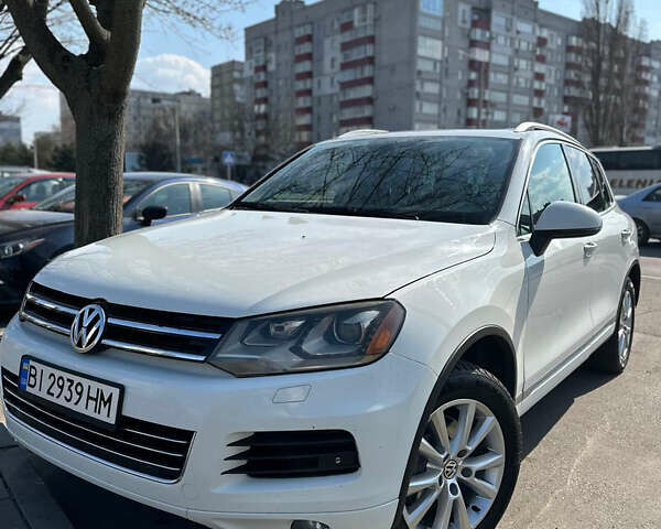 Белый Фольксваген Туарег, объемом двигателя 2.97 л и пробегом 337 тыс. км за 17900 $, фото 1 на Automoto.ua