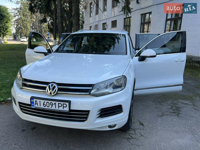 Белый Фольксваген Туарег, объемом двигателя 2.97 л и пробегом 258 тыс. км за 17300 $, фото 1 на Automoto.ua