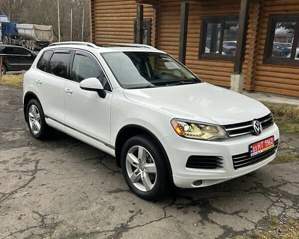 Білий Фольксваген Туарег, об'ємом двигуна 2.97 л та пробігом 291 тис. км за 16500 $, фото 1 на Automoto.ua