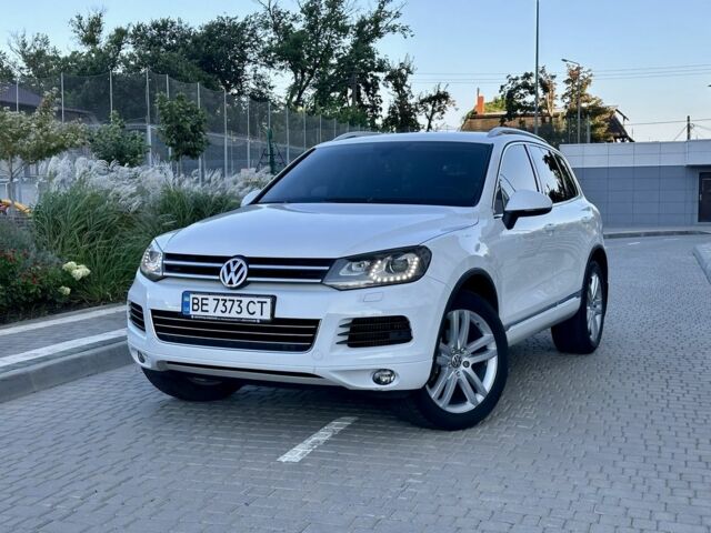 Белый Фольксваген Туарег, объемом двигателя 3 л и пробегом 213 тыс. км за 23500 $, фото 1 на Automoto.ua
