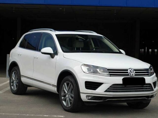 Белый Фольксваген Туарег, объемом двигателя 3 л и пробегом 103 тыс. км за 11900 $, фото 1 на Automoto.ua