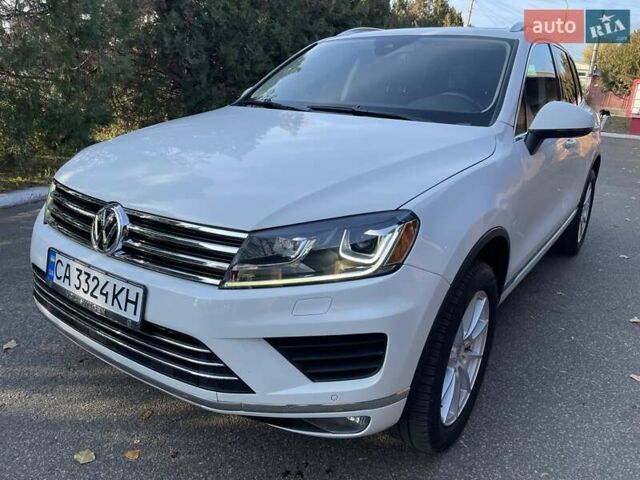 Белый Фольксваген Туарег, объемом двигателя 3.6 л и пробегом 145 тыс. км за 20950 $, фото 1 на Automoto.ua