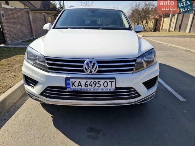 Фольксваген Туарег 2016 в Киеве на Automoto.ua Белый Фольксваген Туарег, объемом двигателя 3 л и пробегом 180 тыс. км за 22500 $, фото 1 на Automoto.ua