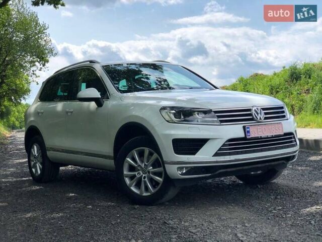 Білий Фольксваген Туарег, об'ємом двигуна 3 л та пробігом 222 тис. км за 24999 $, фото 1 на Automoto.ua