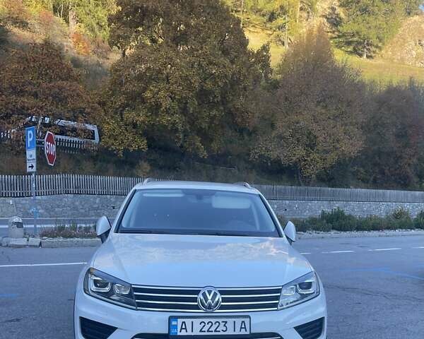 Фольксваген Туарег 2016 в Белой Церкве на Automoto.ua Белый Фольксваген Туарег, объемом двигателя 3 л и пробегом 264 тыс. км за 24500 $, фото 1 на Automoto.ua