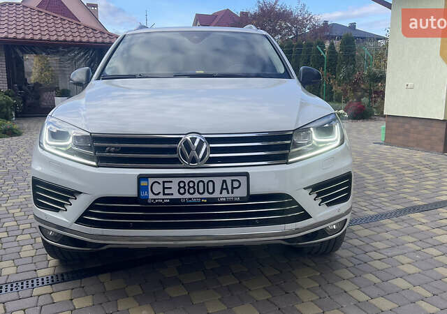 Білий Фольксваген Туарег, об'ємом двигуна 2.97 л та пробігом 250 тис. км за 32500 $, фото 1 на Automoto.ua