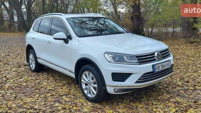 Белый Фольксваген Туарег, объемом двигателя 3 л и пробегом 103 тыс. км за 27500 $, фото 1 на Automoto.ua