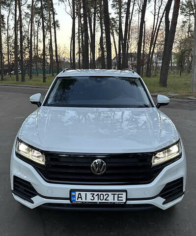 Белый Фольксваген Туарег, объемом двигателя 2.99 л и пробегом 115 тыс. км за 37500 $, фото 1 на Automoto.ua