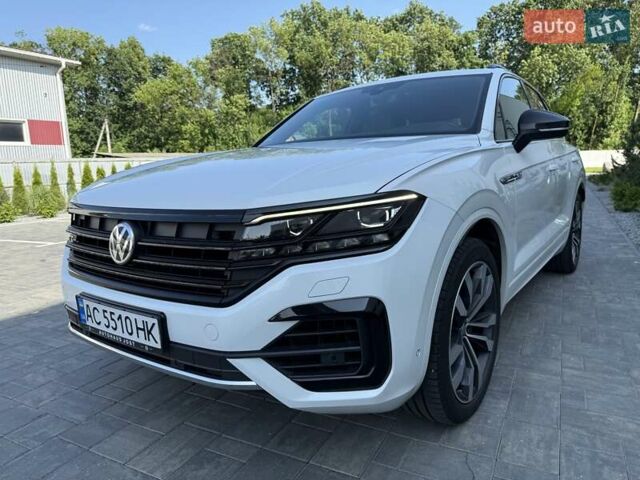 Белый Фольксваген Туарег, объемом двигателя 2.97 л и пробегом 177 тыс. км за 52900 $, фото 1 на Automoto.ua