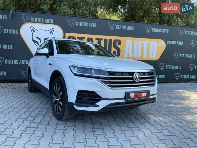Белый Фольксваген Туарег, объемом двигателя 2.99 л и пробегом 60 тыс. км за 43500 $, фото 1 на Automoto.ua