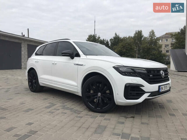 Белый Фольксваген Туарег, объемом двигателя 3.96 л и пробегом 126 тыс. км за 59500 $, фото 1 на Automoto.ua