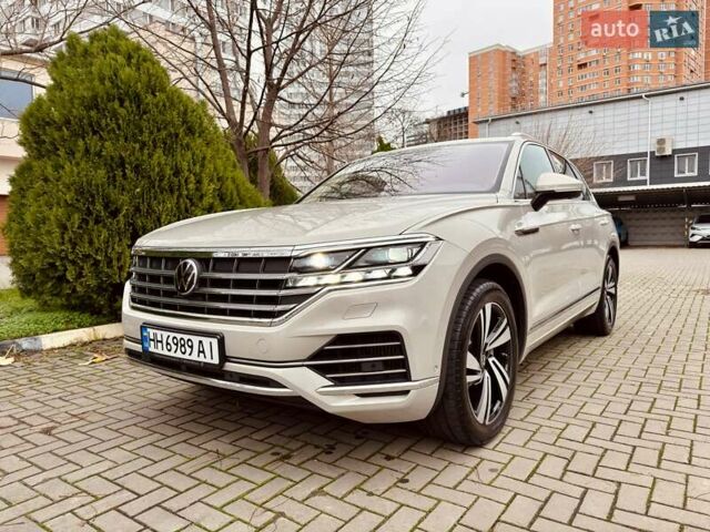 Бежевий Фольксваген Туарег, об'ємом двигуна 3 л та пробігом 72 тис. км за 47900 $, фото 1 на Automoto.ua