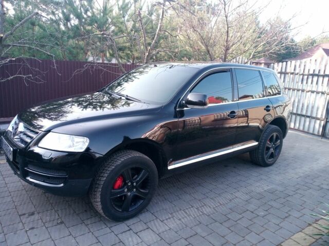 Черный Фольксваген Туарег, объемом двигателя 2.5 л и пробегом 270 тыс. км за 6000 $, фото 1 на Automoto.ua