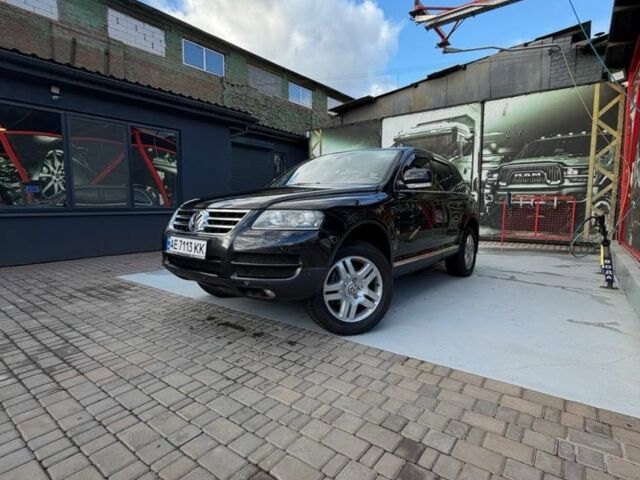 Черный Фольксваген Туарег, объемом двигателя 3.2 л и пробегом 320 тыс. км за 6600 $, фото 1 на Automoto.ua