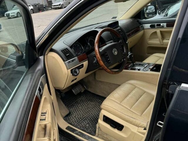 Черный Фольксваген Туарег, объемом двигателя 0 л и пробегом 111 тыс. км за 4000 $, фото 1 на Automoto.ua