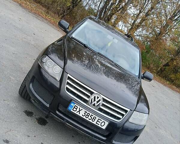 Черный Фольксваген Туарег, объемом двигателя 2.46 л и пробегом 288 тыс. км за 6800 $, фото 1 на Automoto.ua