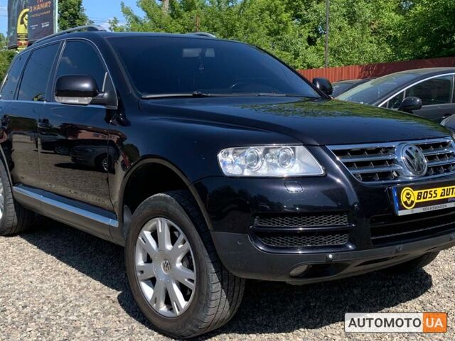 Черный Фольксваген Туарег, объемом двигателя 3 л и пробегом 268 тыс. км за 9999 $, фото 1 на Automoto.ua