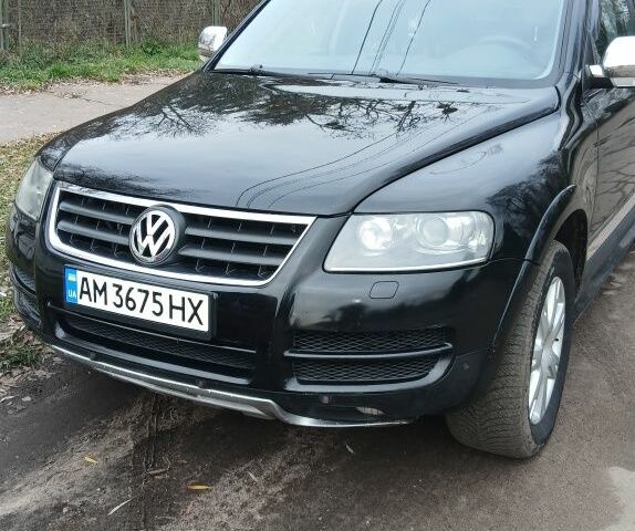 Черный Фольксваген Туарег, объемом двигателя 2.5 л и пробегом 317 тыс. км за 5000 $, фото 1 на Automoto.ua